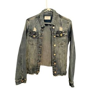 Kancan jacket women SZ MD denim button front, 2 pockets, cuff, frayed bottom hem